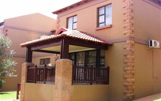 3 Bedroom Townhouse in Ifafi