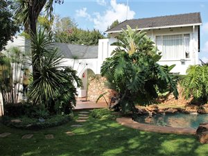 11 Bedroom House in Kloofendal