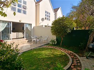 3 Bed Townhouse in Fourways Gardens