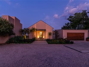 4 Bed House in Lanseria and surrounds
