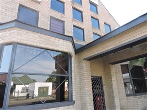 206 m² Retail Space in Springs Central