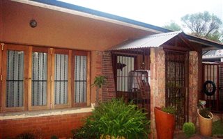 2 Bedroom House in Vanderbijlpark CW