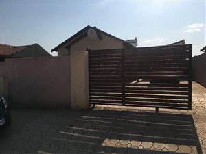 2.5 Bed House in Soshanguve