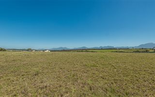 600 m² Land available in Le Grand Golf Estate