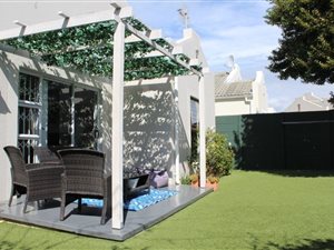2 Bed House in Sunningdale