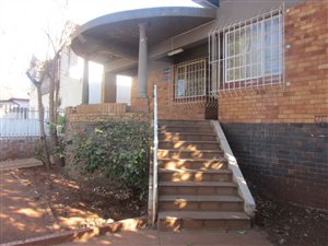 3 Bedroom House in Bezuidenhout Valley
