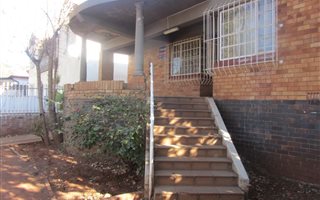 3 Bedroom House in Bezuidenhout Valley