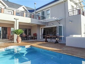 5 Bed House in Kraaibosch
