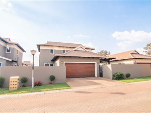 3 Bed Cluster in Pomona