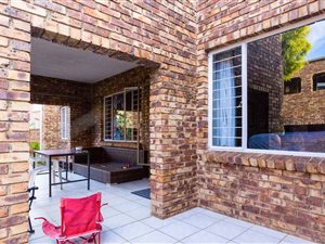 3 Bed Townhouse in Zwartkop