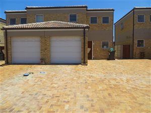 3 Bed Duplex in Protea Heights