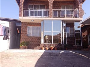 7 Bed House in Havenside