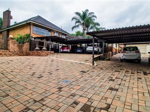 8 Bed House in Monument Park