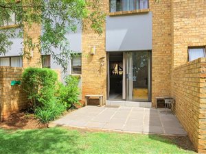 2 Bed Duplex in Rooihuiskraal