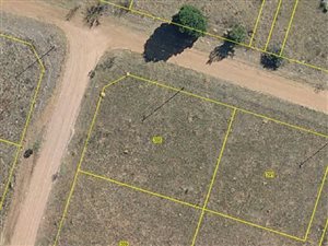 893 m² Land available in Vaaloewer