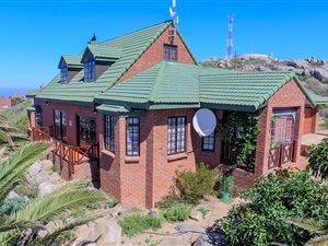 4 Bed House in Saldanha