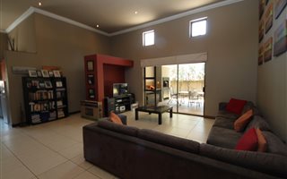 3 Bedroom Cluster in Midstream Estate