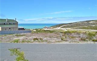 651 m² Land available in Struisbaai