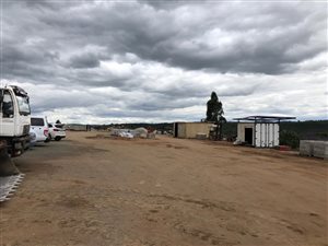 2.1 ha Land available in Shortts Retreat
