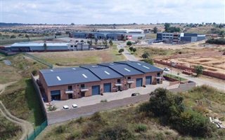 180 m² Industrial space in Cosmo City