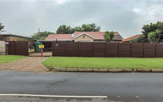 4 Bedroom House in Witpoortjie