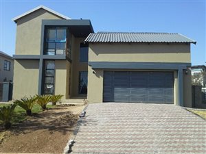 4 Bedroom House in Mnandi AH