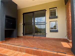2 Bed Apartment in Ruimsig