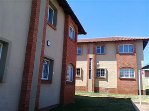 2 Bed Flat in Rensburg