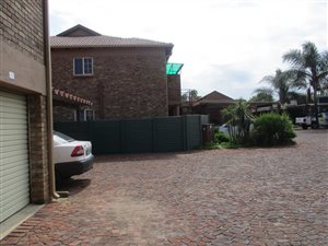 2 Bed Apartment in Rietfontein