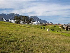 1253 m² Land available in George Central