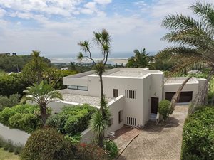 4 Bedroom House in Plettenberg Bay