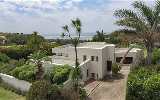 4 Bedroom House in Plettenberg Bay