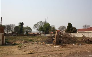 744 m² Land available in Bakerton