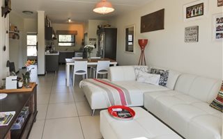 2 Bedroom Apartment in Fourways