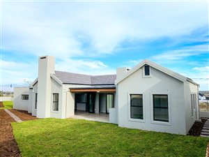 3 Bed House in Kelderhof Country Village