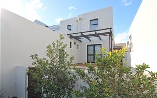 3 Bedroom House in Kelderhof Country Village