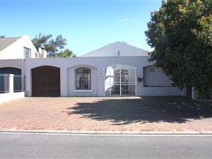 4 Bed House in Edgemead