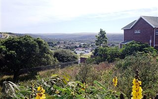 924 m² Land available in West Bank