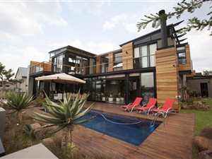 5 Bedroom House in Copperleaf Golf and Country Estate