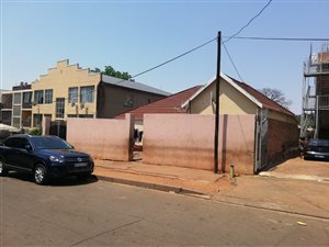 12 Bed House in Bellevue