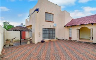 4 Bedroom House in Diepkloof