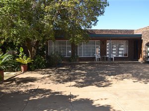 5 Bed House in Songloed