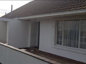 5 Bed House in Observation Hill