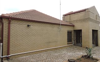 600 m² Commercial space in Pollak Park
