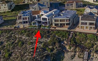 4 Bedroom House in Calypso Beach