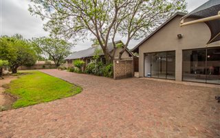 4 Bedroom House in Libradene