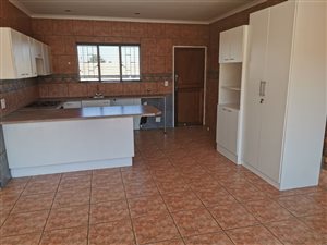 2 Bed Apartment in Bartlett