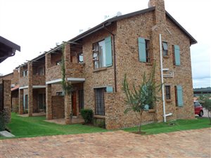 3 Bed Townhouse in North Riding AH