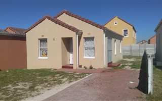 3 Bedroom House in Strandfontein