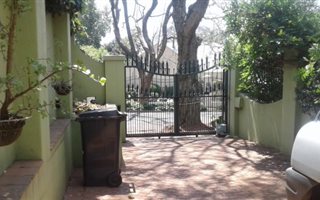 2 Bedroom Garden Cottage in Parkview